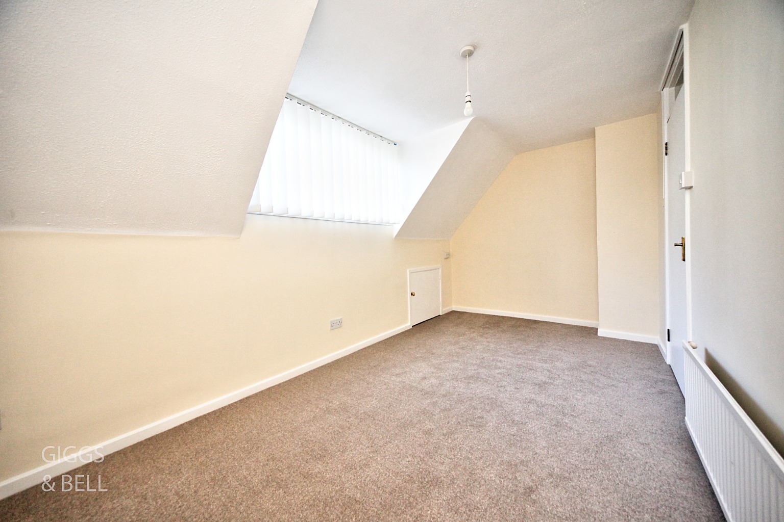 4 bed end of terrace house for sale in Wensleydale, Luton 11