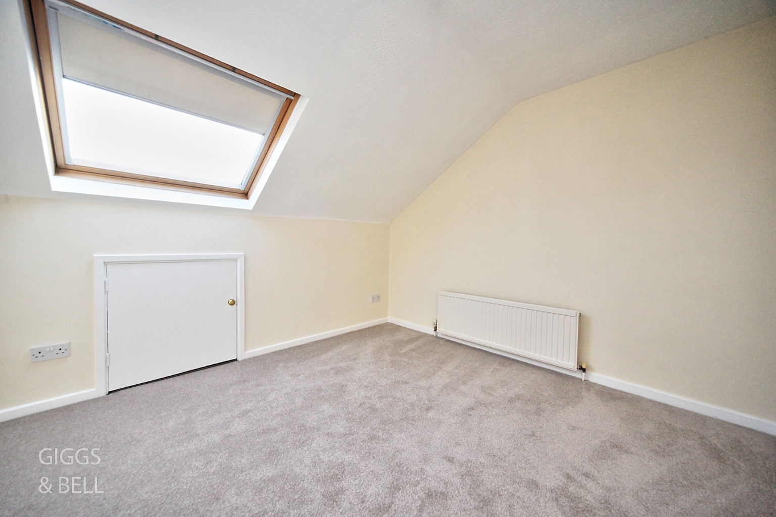 4 bed end of terrace house for sale in Wensleydale, Luton 12