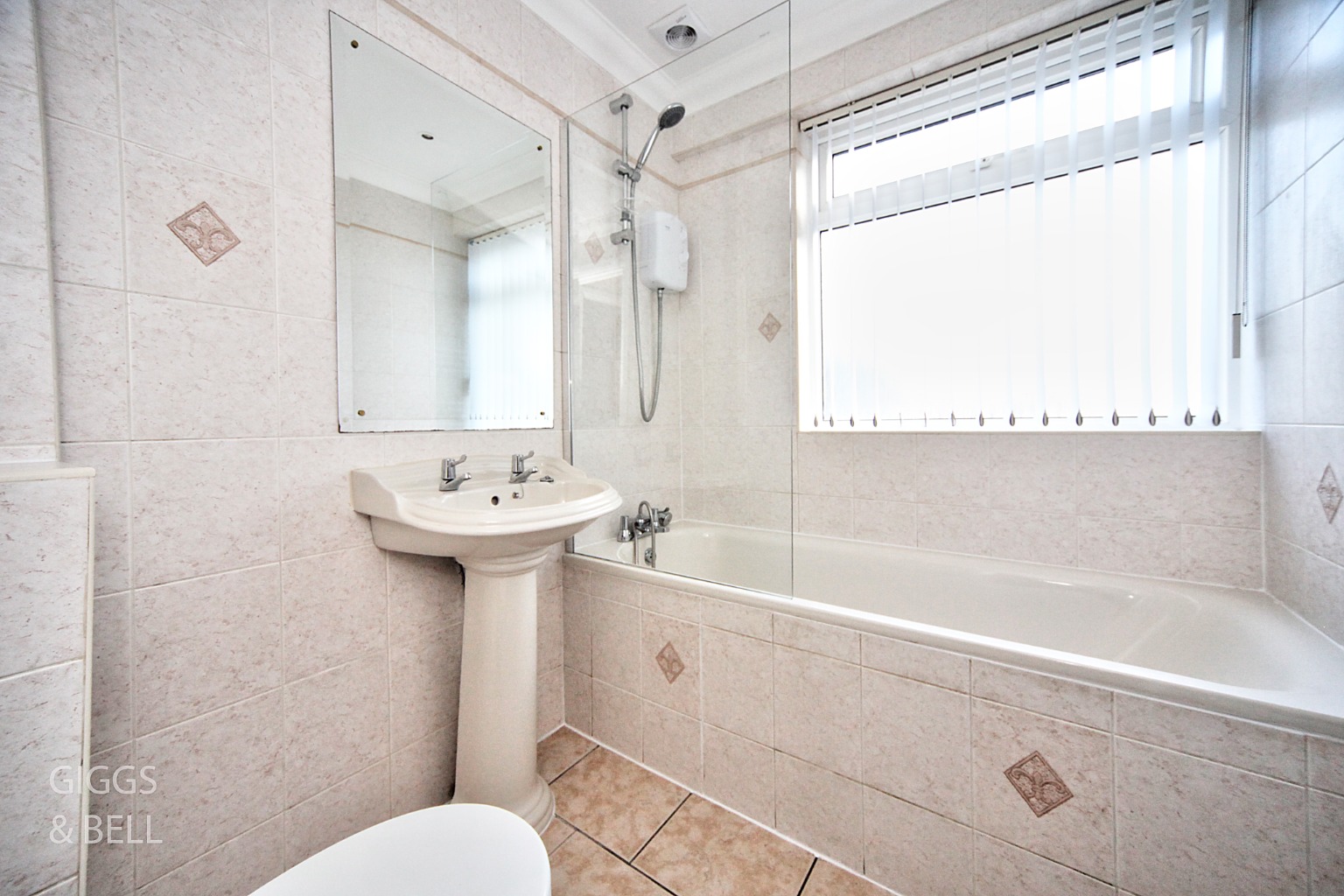 4 bed end of terrace house for sale in Wensleydale, Luton  - Property Image 15