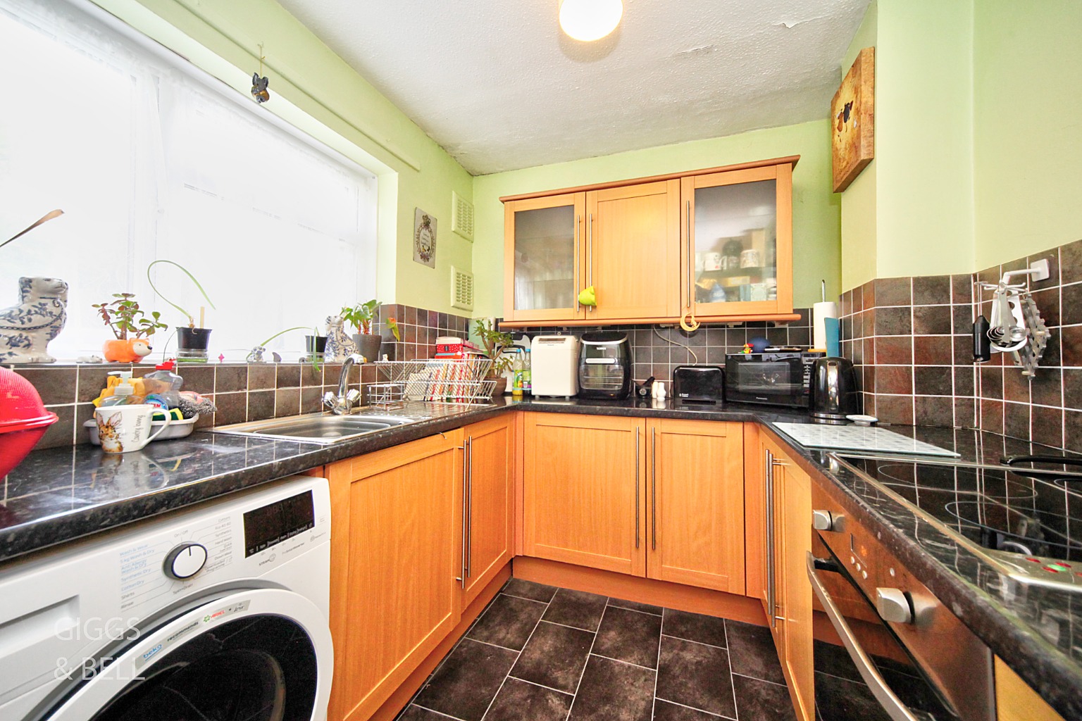 1 bed ground floor maisonette for sale in Denmark Close, Luton  - Property Image 9