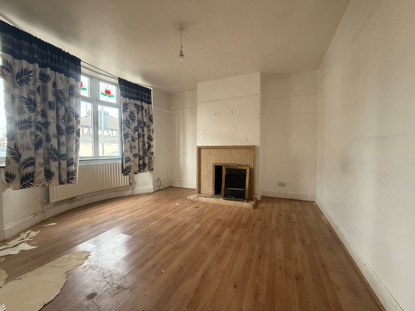 3 bed semi-detached house for sale in Seymour Avenue, Luton 3