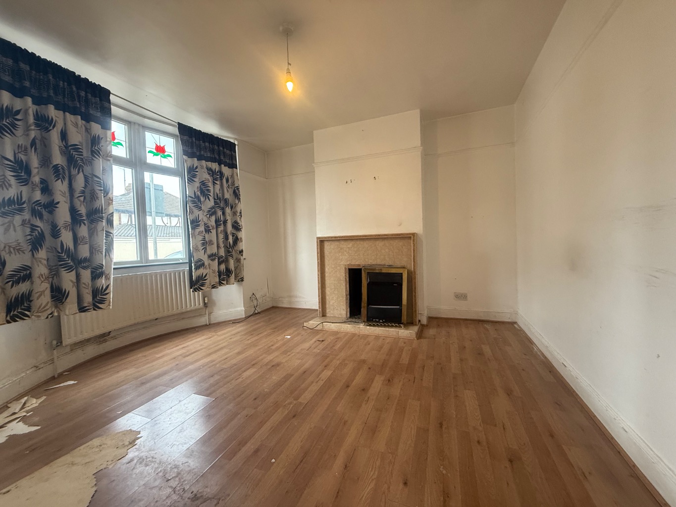 3 bed semi-detached house for sale in Seymour Avenue, Luton  - Property Image 3