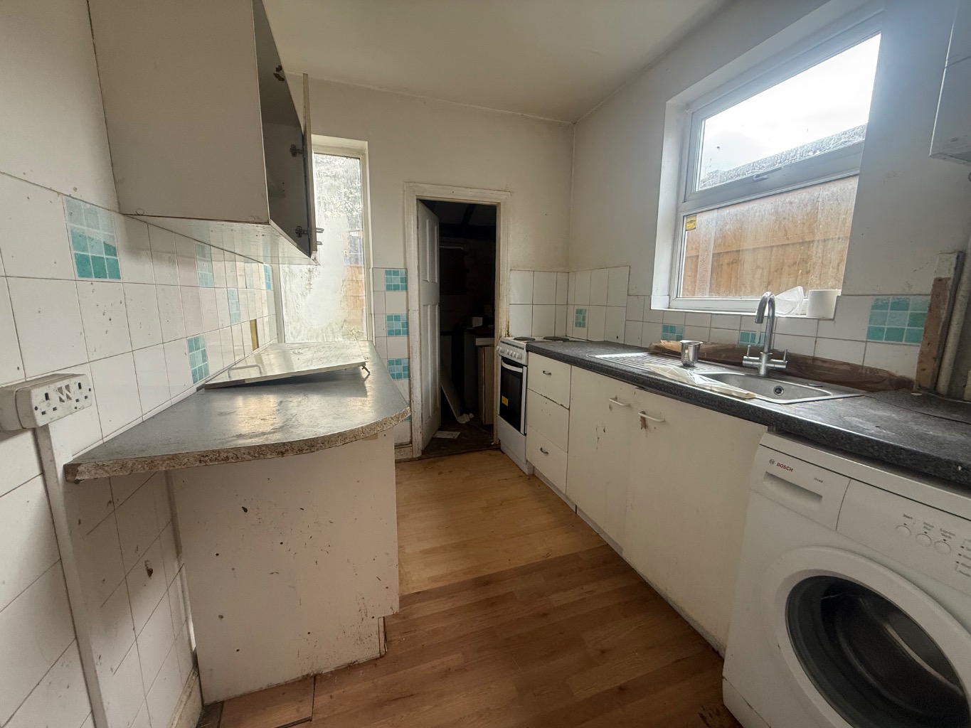 3 bed semi-detached house for sale in Seymour Avenue, Luton  - Property Image 5