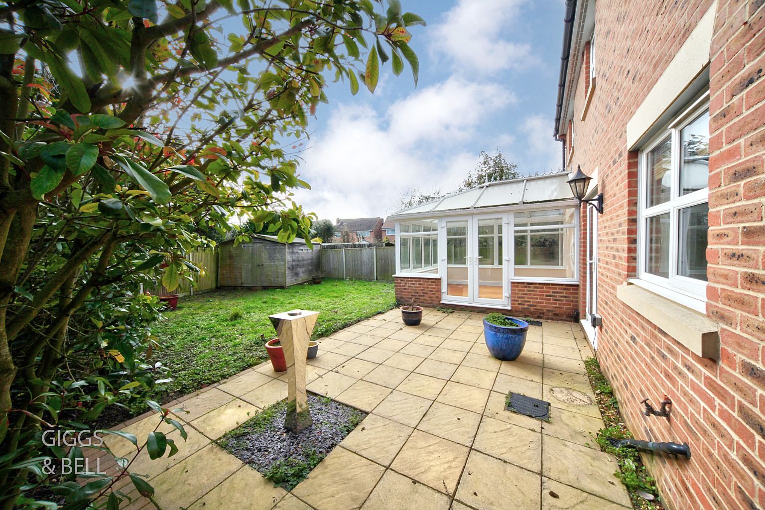 4 bed detached house for sale in Lambert Close, Luton 22