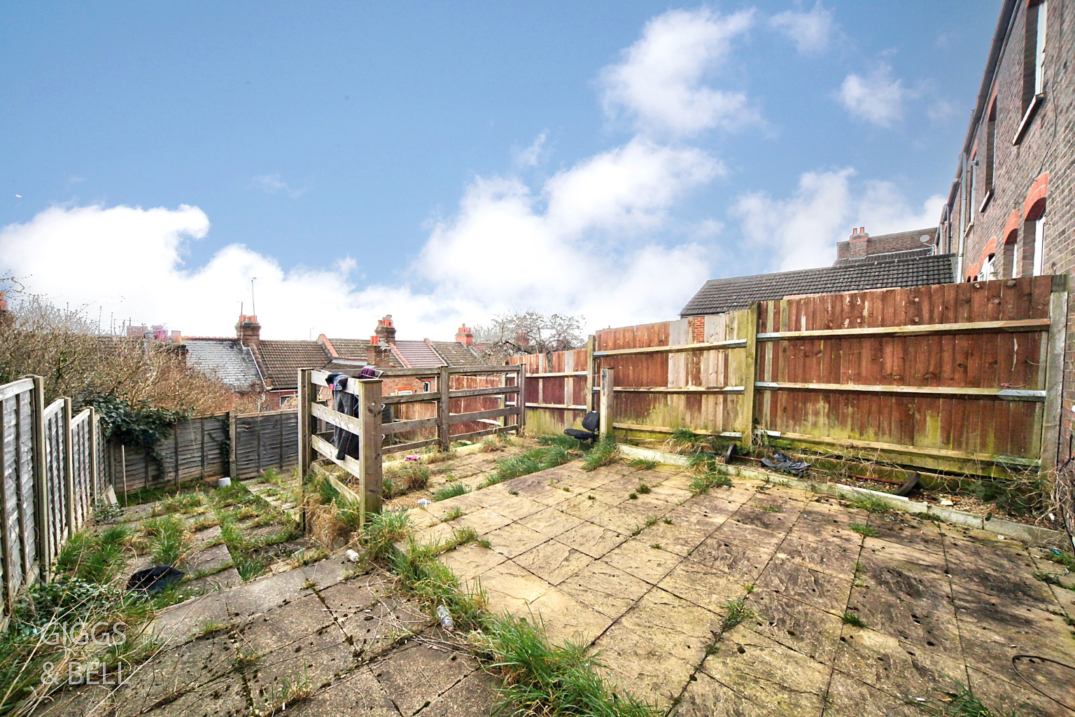 3 bed terraced house for sale in Russell Rise, Luton  - Property Image 11