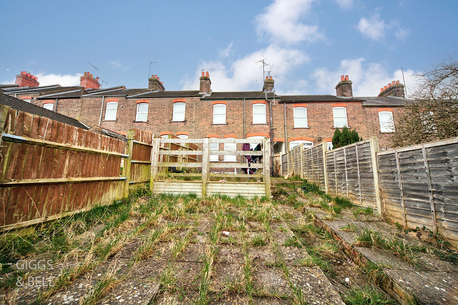 3 bed terraced house for sale in Russell Rise, Luton  - Property Image 14