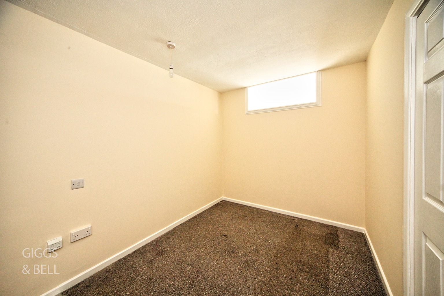 1 bed flat for sale in Handcross Road, Luton  - Property Image 8
