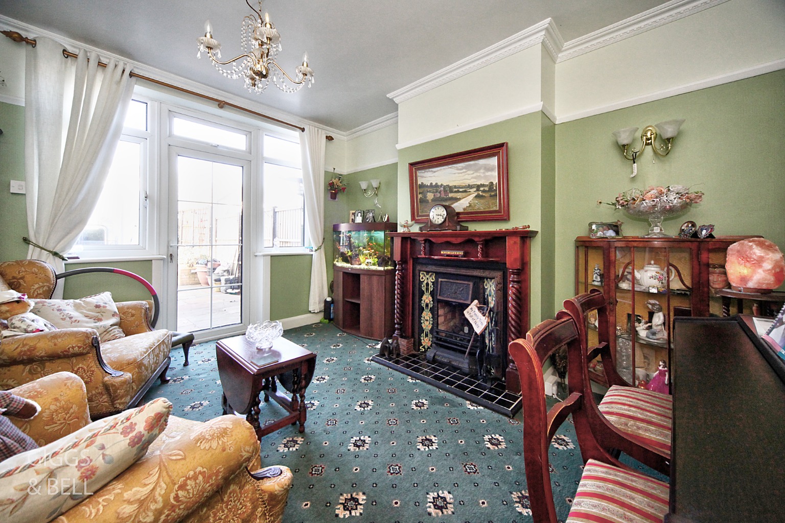 4 bed semi-detached house for sale in Wychwood Avenue, Luton  - Property Image 4