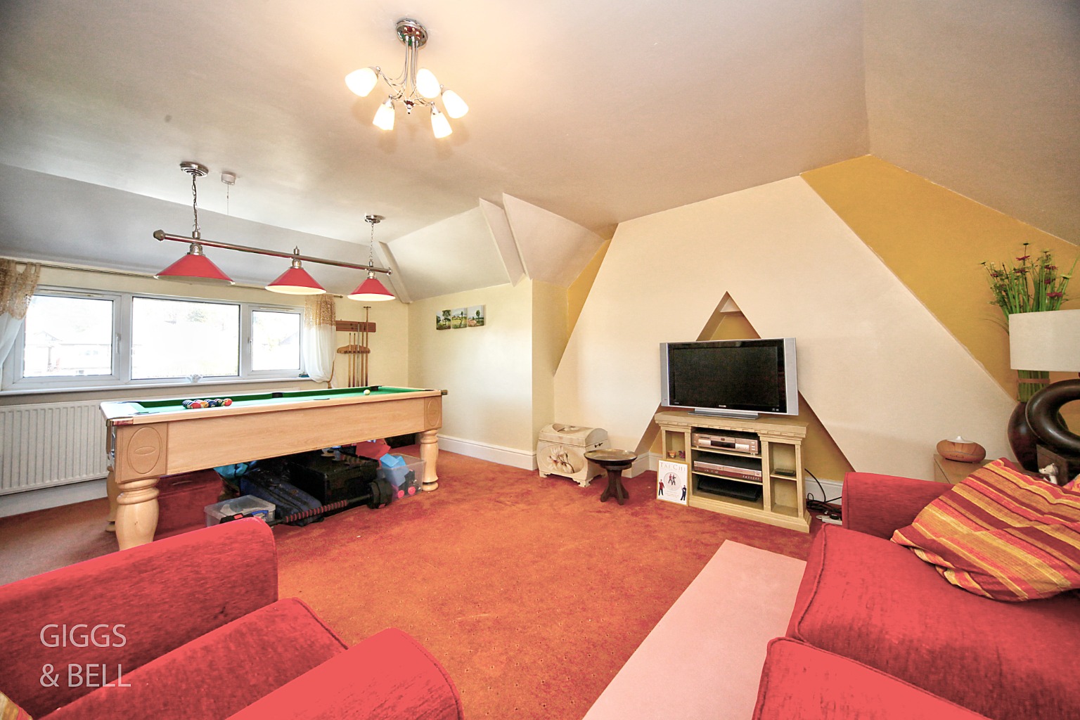 4 bed semi-detached house for sale in Wychwood Avenue, Luton 22