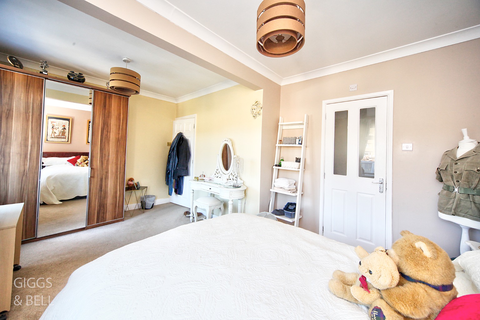 4 bed semi-detached house for sale in Wychwood Avenue, Luton  - Property Image 13