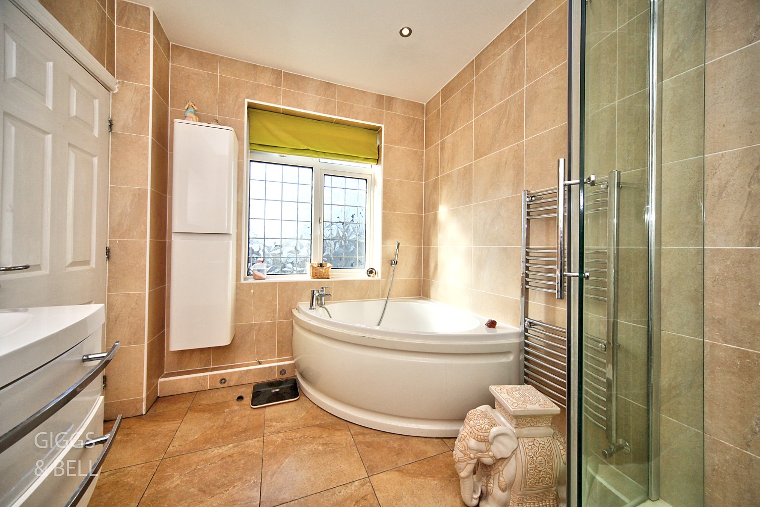 4 bed semi-detached house for sale in Wychwood Avenue, Luton  - Property Image 21