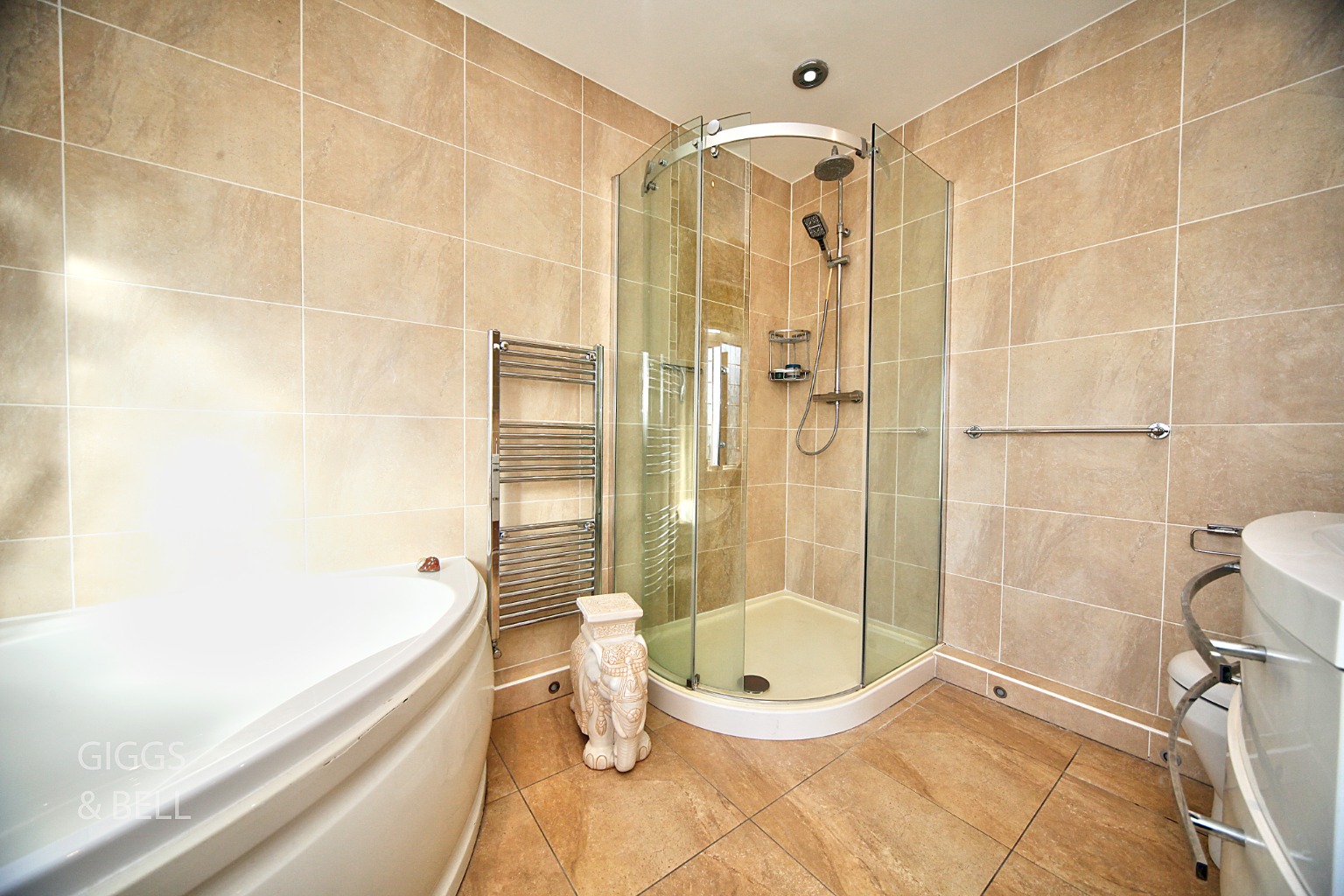 4 bed semi-detached house for sale in Wychwood Avenue, Luton  - Property Image 20