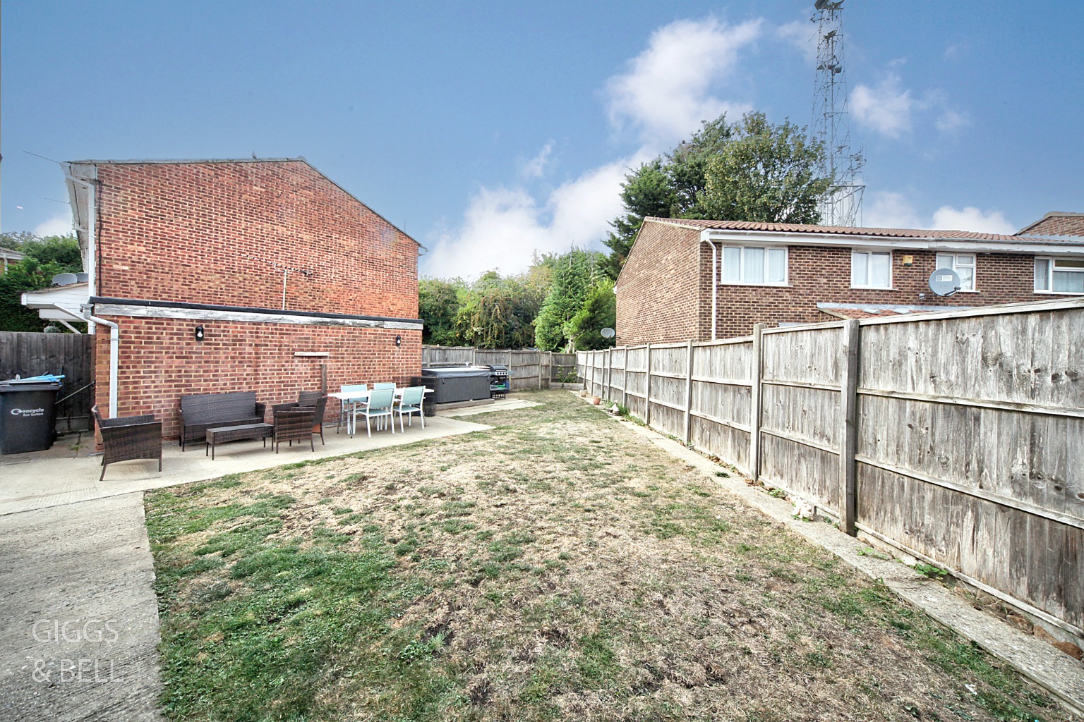 3 bed detached house for sale in Wolston Close, Luton 14