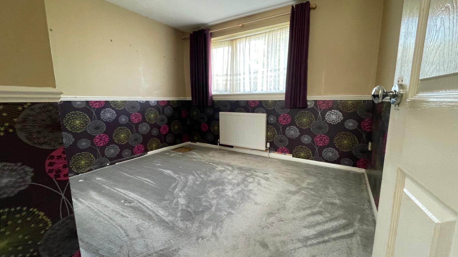 3 bed detached house for sale in Wolston Close, Luton 10