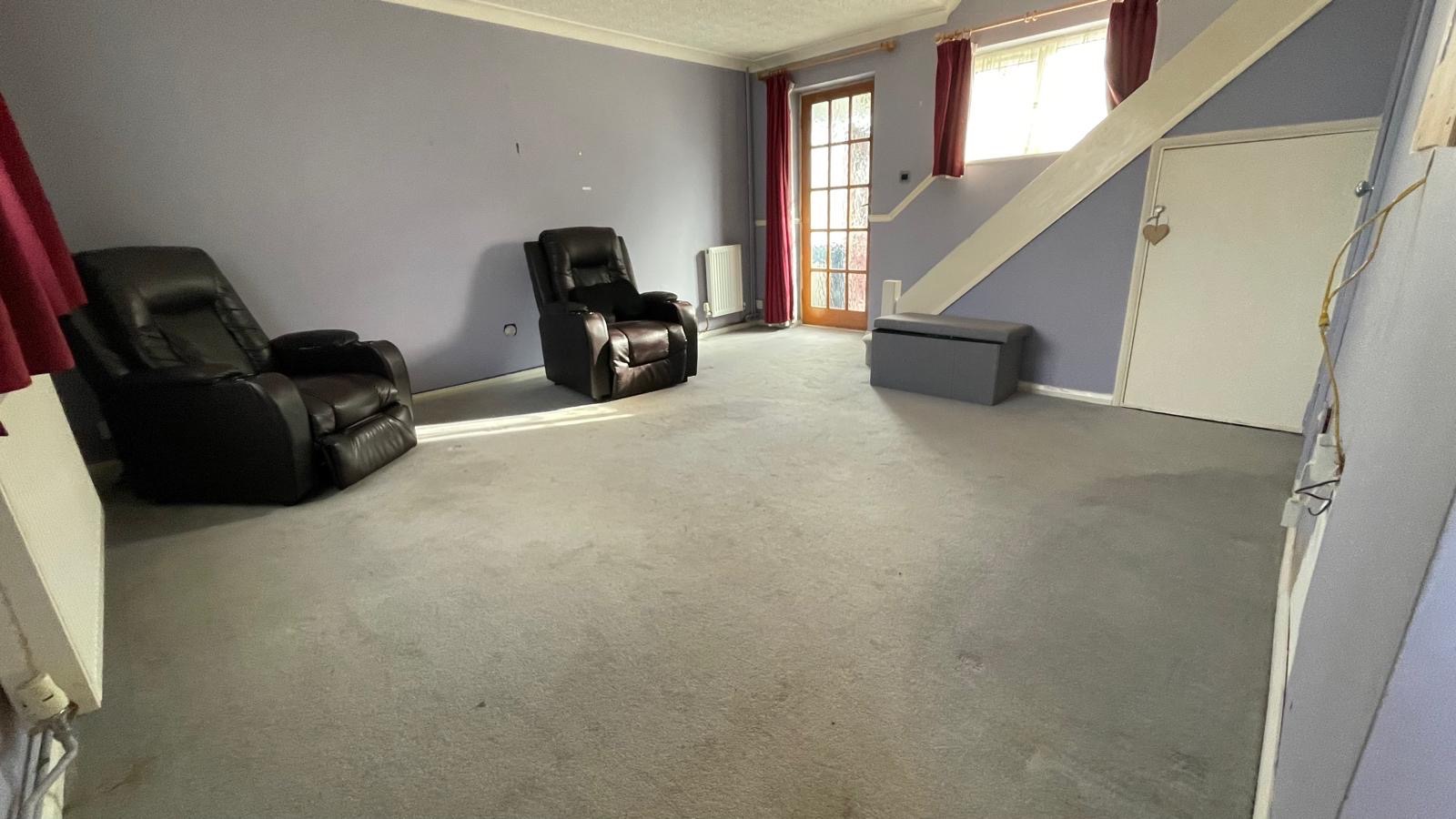 3 bed detached house for sale in Wolston Close, Luton  - Property Image 3