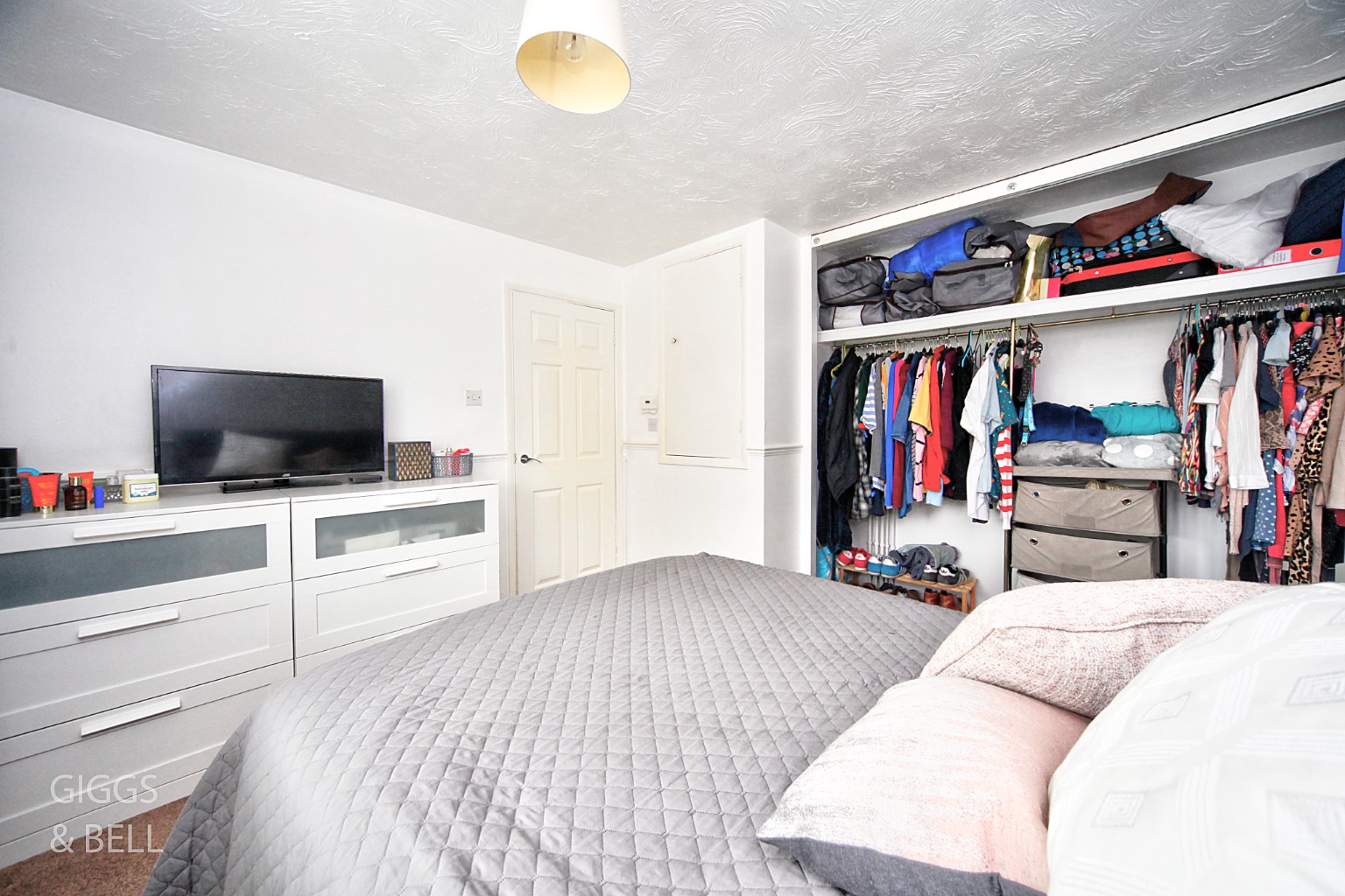 1 bed end of terrace house for sale in Farrow Close, Luton 7