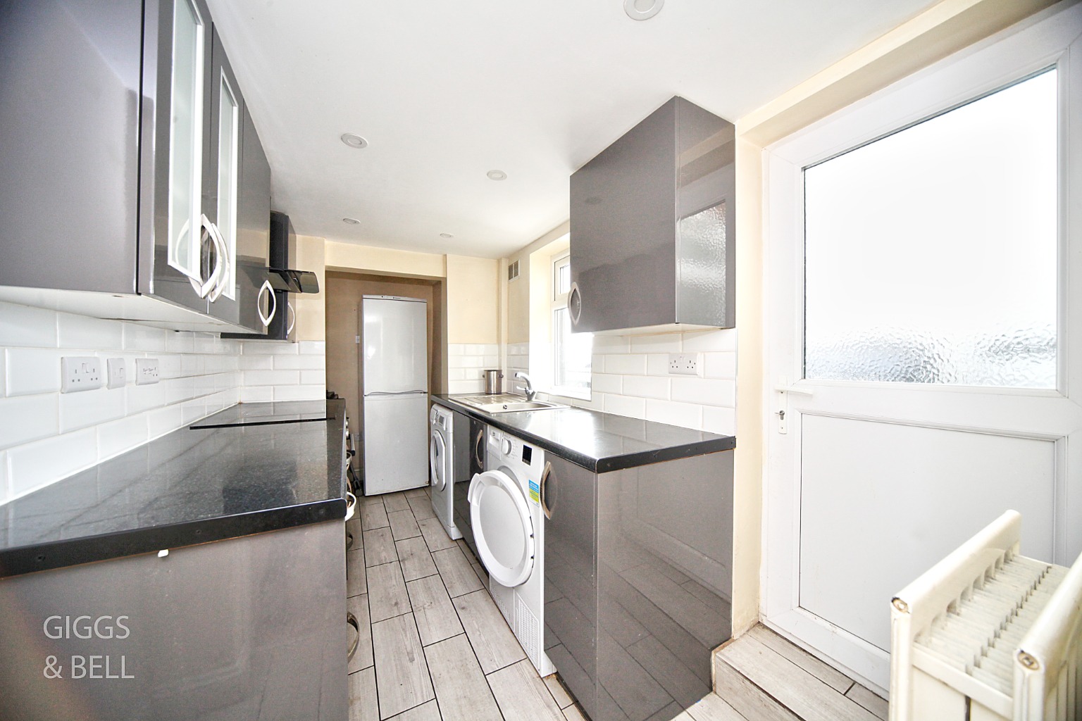 2 bed terraced house for sale in Park Street, Luton 6