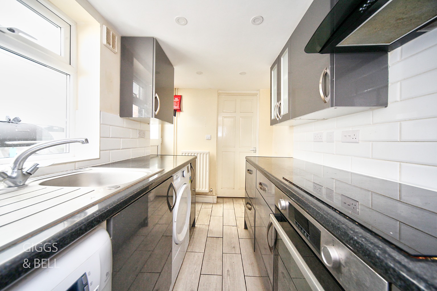 2 bed terraced house for sale in Park Street, Luton  - Property Image 9