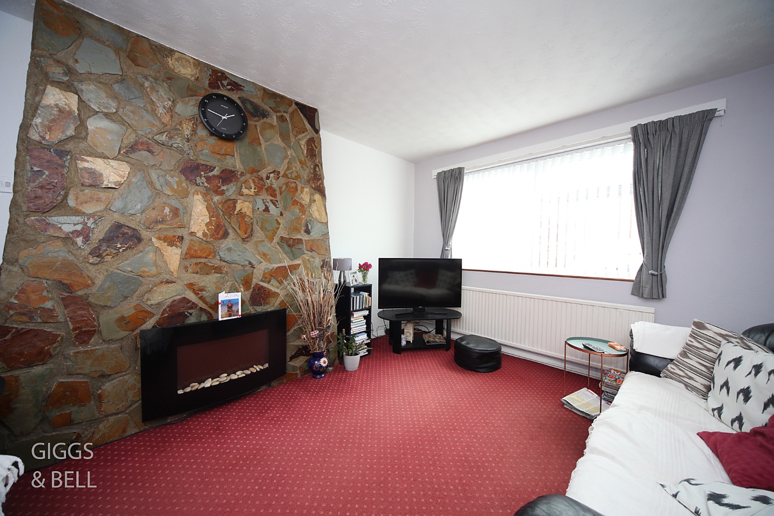 3 bed semi-detached house for sale in Chesford Road, Luton 2