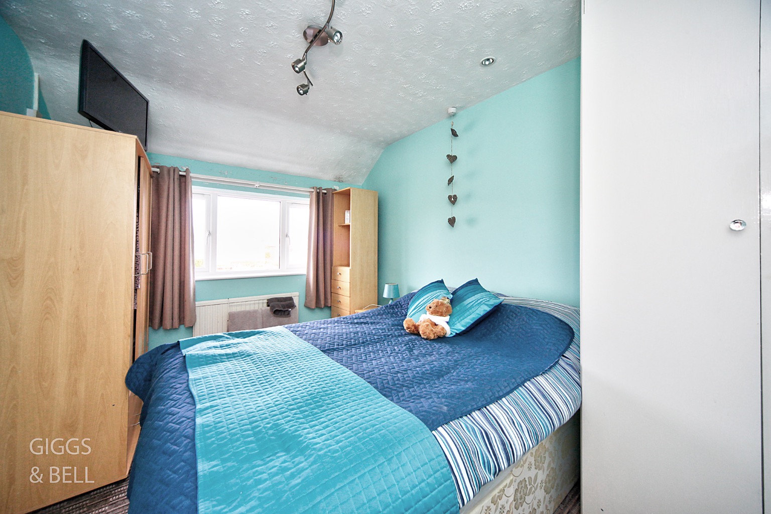 3 bed semi-detached house for sale in Chesford Road, Luton 9