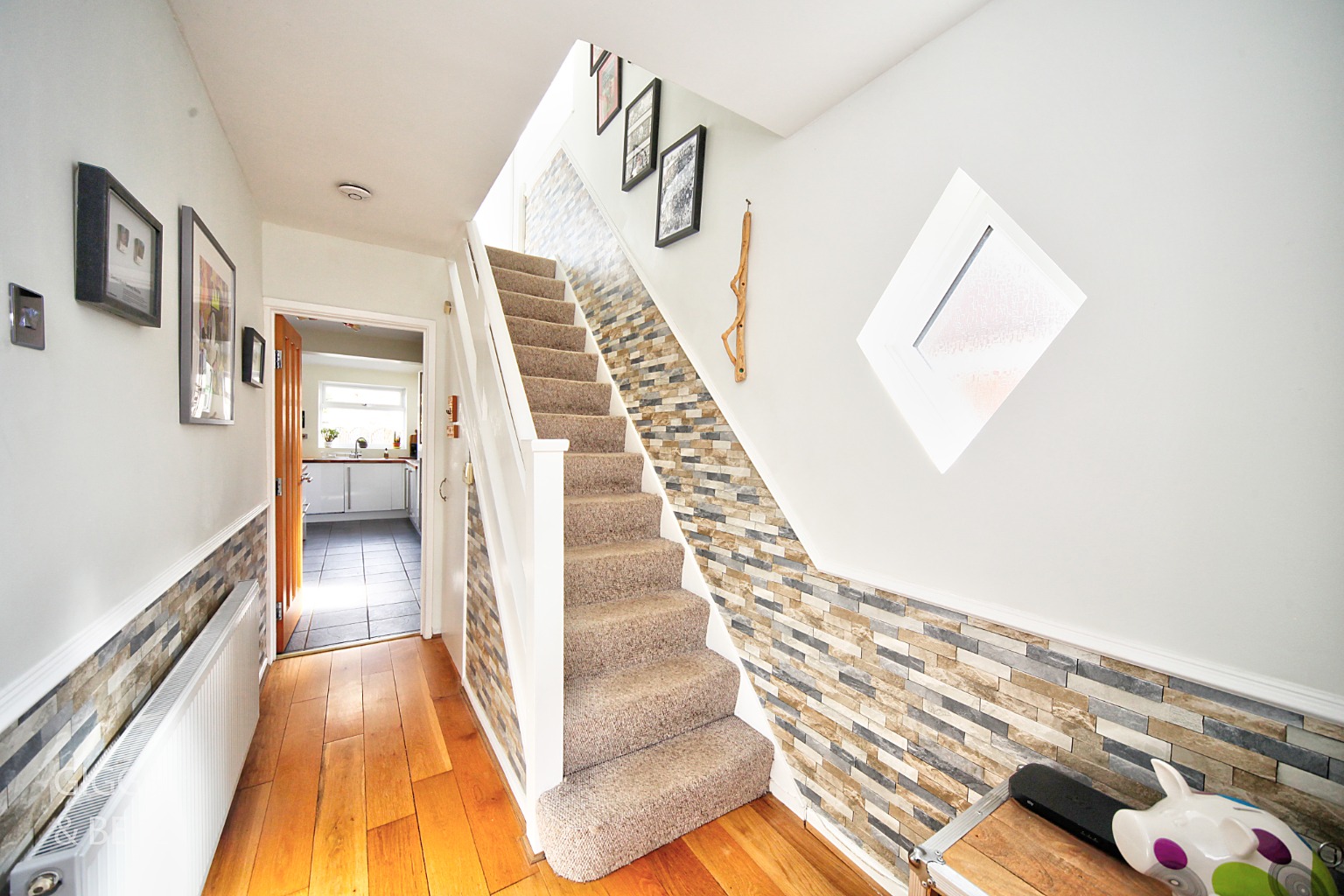 3 bed semi-detached house for sale in Holmbrook Avenue, Luton 1