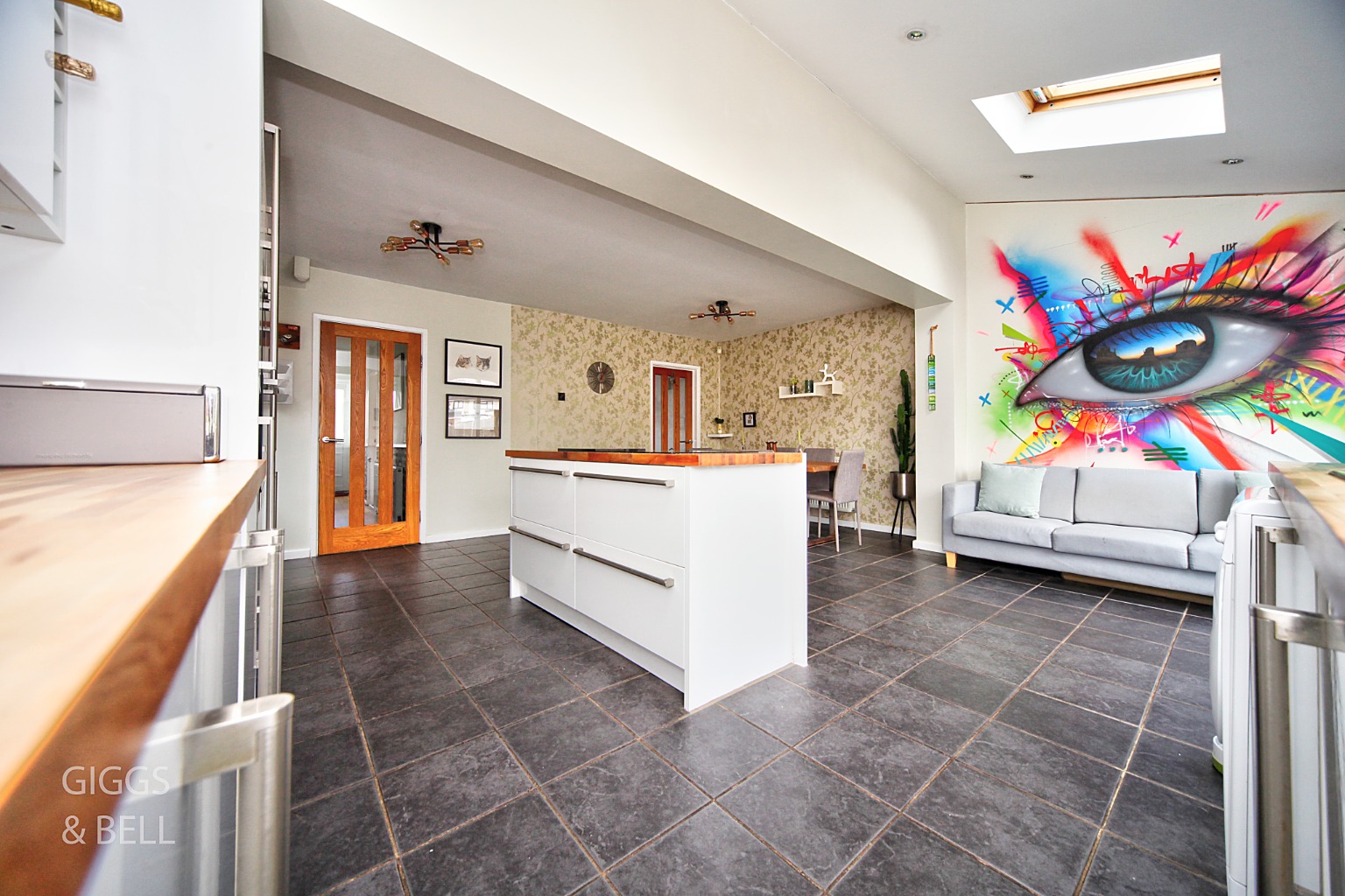 3 bed semi-detached house for sale in Holmbrook Avenue, Luton  - Property Image 6