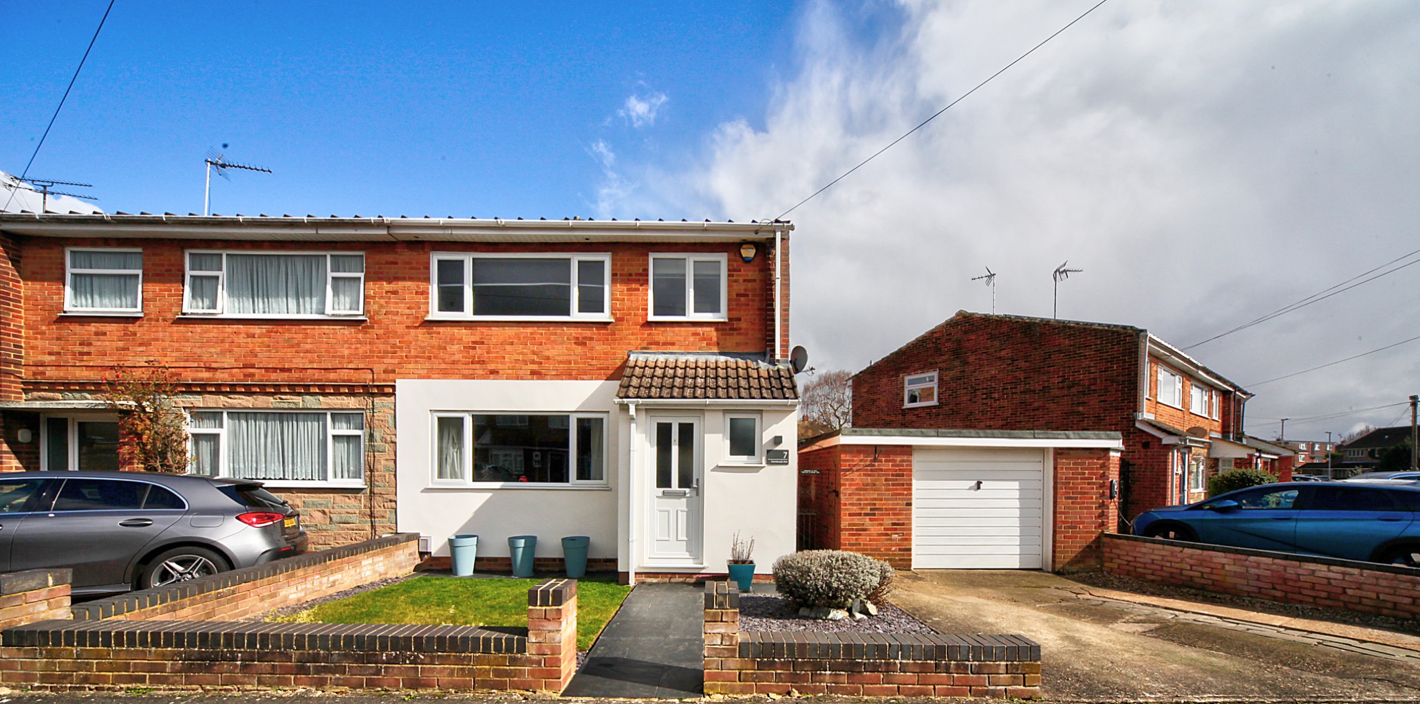 3 bed semi-detached house for sale in Holmbrook Avenue, Luton - Property Image 1