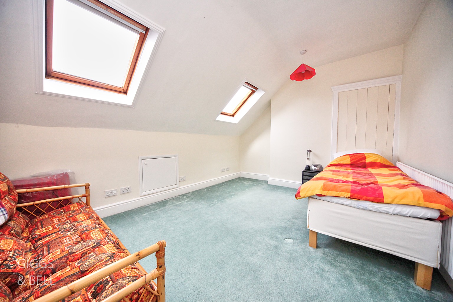 5 bed semi-detached house for sale in London Road, Luton  - Property Image 22