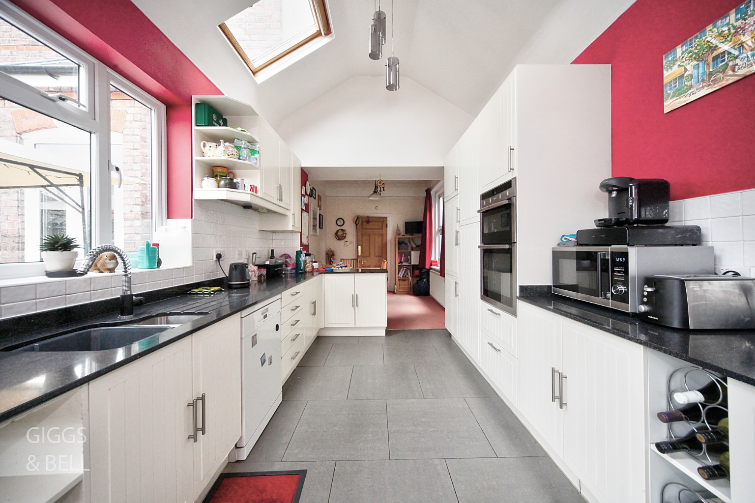 5 bed semi-detached house for sale in London Road, Luton  - Property Image 8