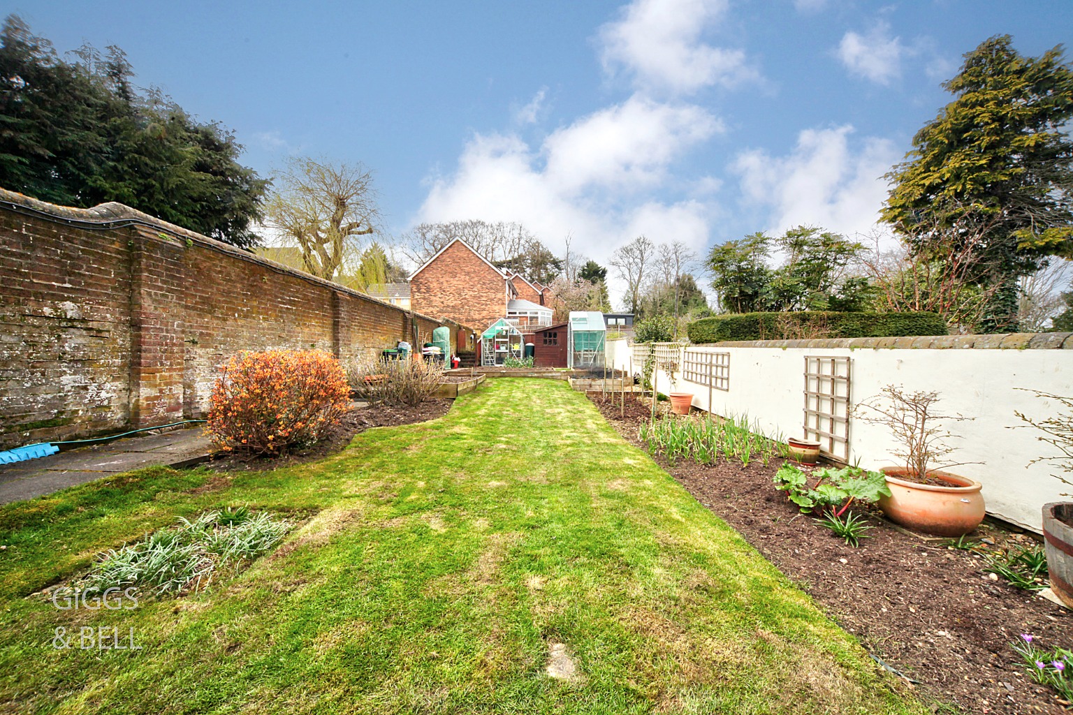 5 bed semi-detached house for sale in London Road, Luton  - Property Image 24