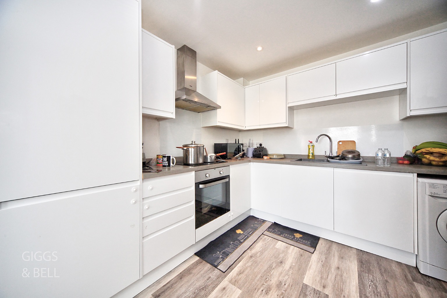 2 bed flat for sale in Ridgway Road, Luton  - Property Image 7