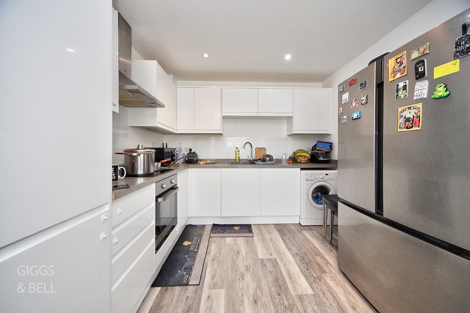 2 bed flat for sale in Ridgway Road, Luton  - Property Image 6