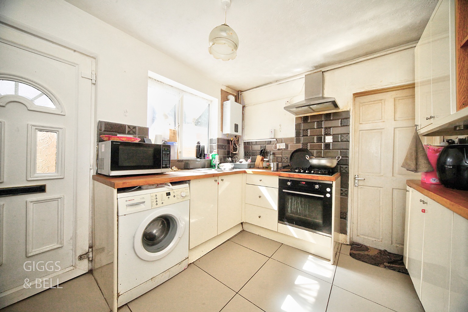 3 bed terraced house for sale in Dale Road, Luton 1