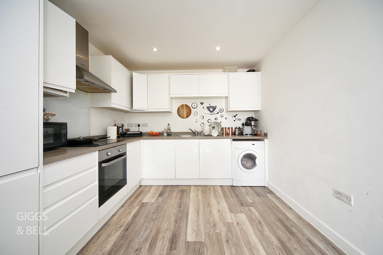 2 bed ground floor flat for sale in Ridgway Road, Luton  - Property Image 7