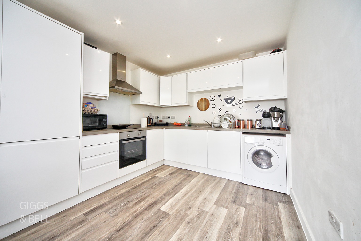 2 bed ground floor flat for sale in Ridgway Road, Luton  - Property Image 6