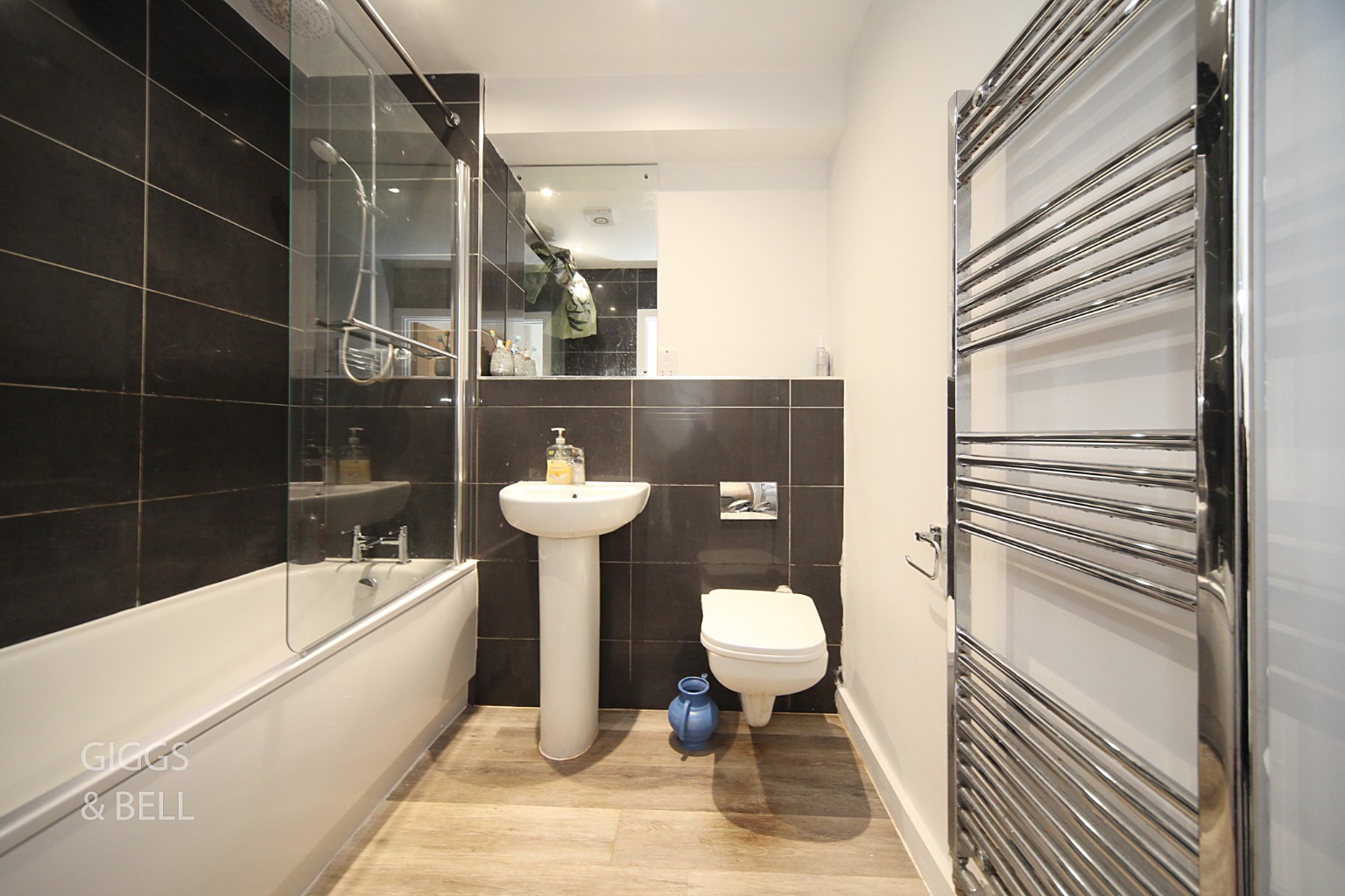 2 bed ground floor flat for sale in Ridgway Road, Luton  - Property Image 11