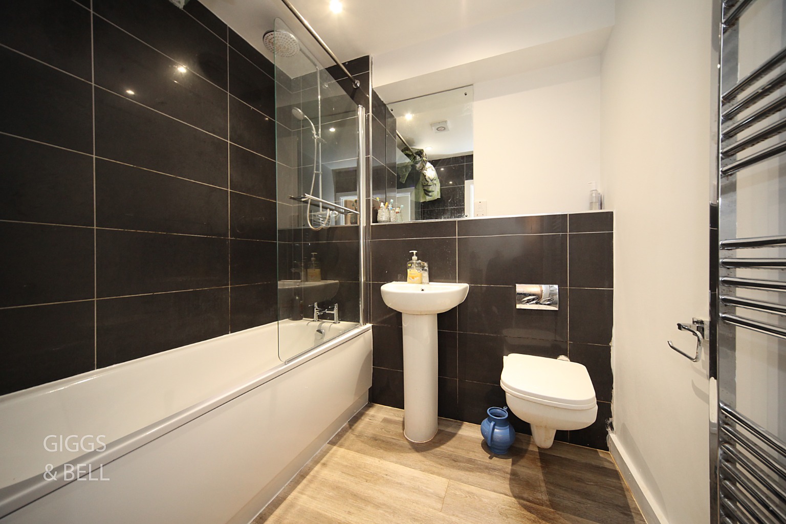 2 bed ground floor flat for sale in Ridgway Road, Luton 11