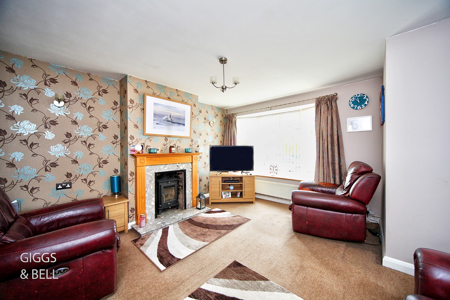 3 bed semi-detached house for sale in Ketton Close, Luton  - Property Image 2