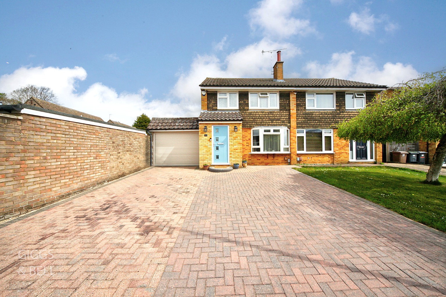 3 bed semi-detached house for sale in Ketton Close, Luton, LU2 