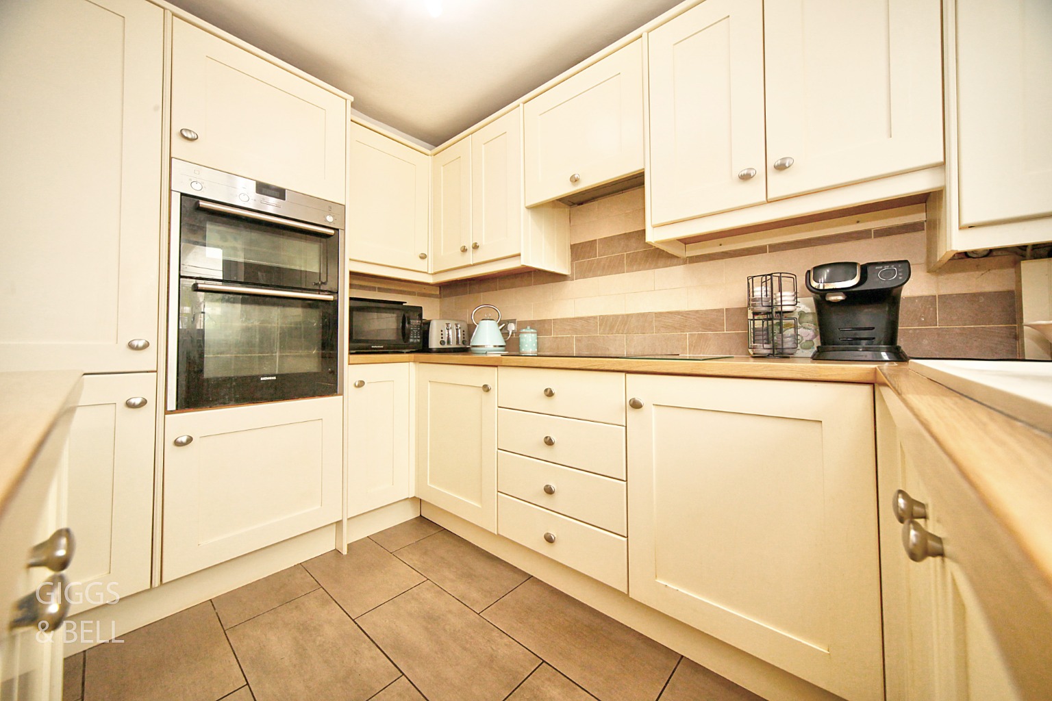 3 bed semi-detached house for sale in Ketton Close, Luton 5