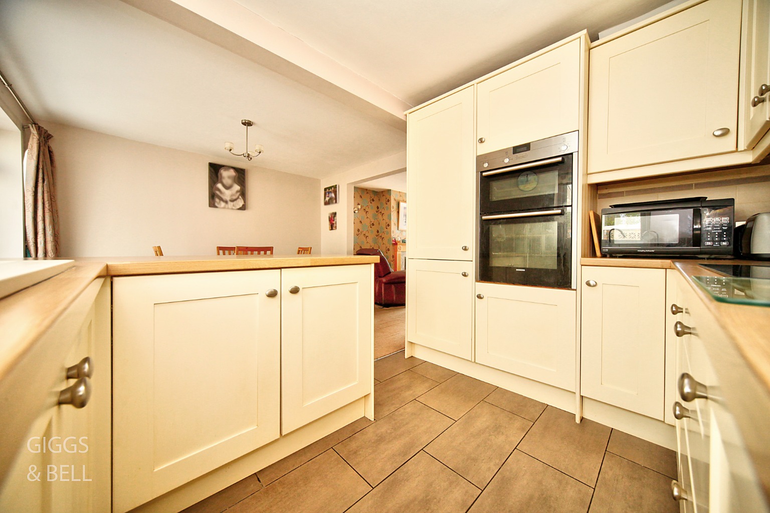 3 bed semi-detached house for sale in Ketton Close, Luton  - Property Image 7