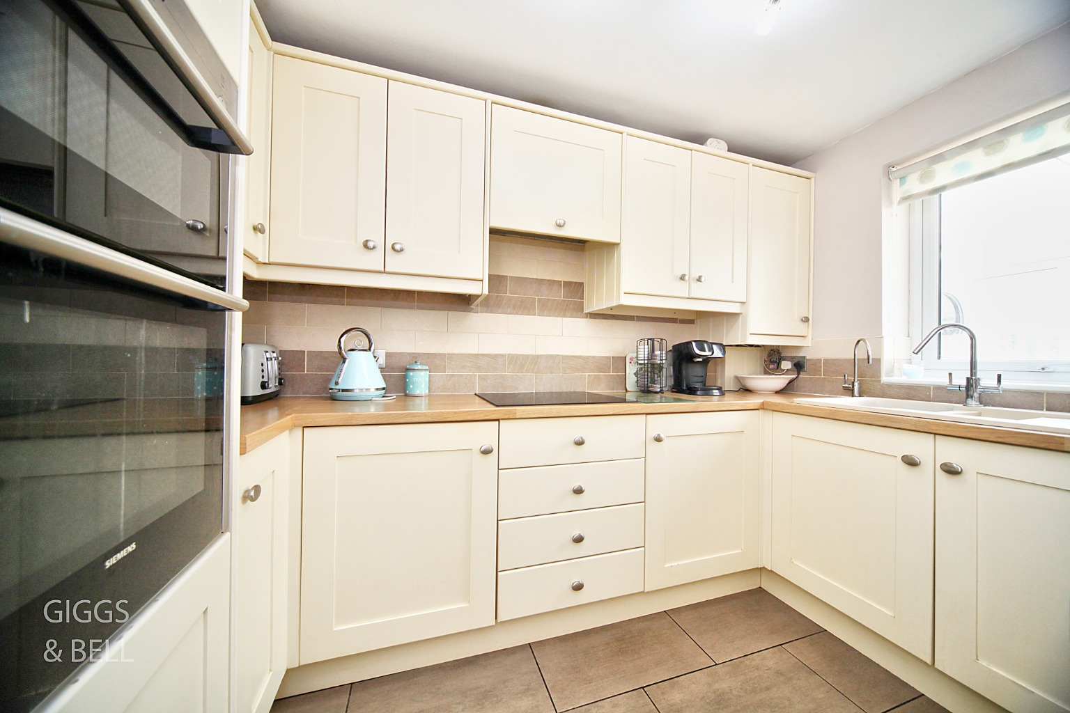 3 bed semi-detached house for sale in Ketton Close, Luton 7