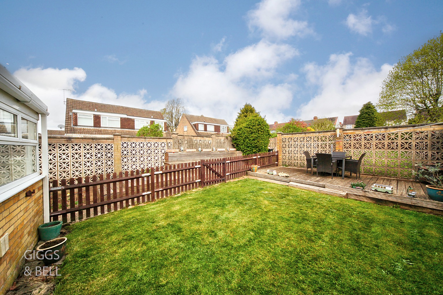 3 bed semi-detached house for sale in Ketton Close, Luton 19