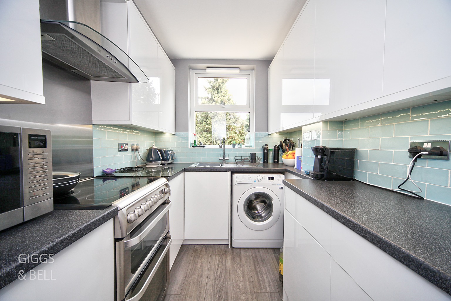 3 bed semi-detached house for sale in Strathmore Avenue, Luton 5