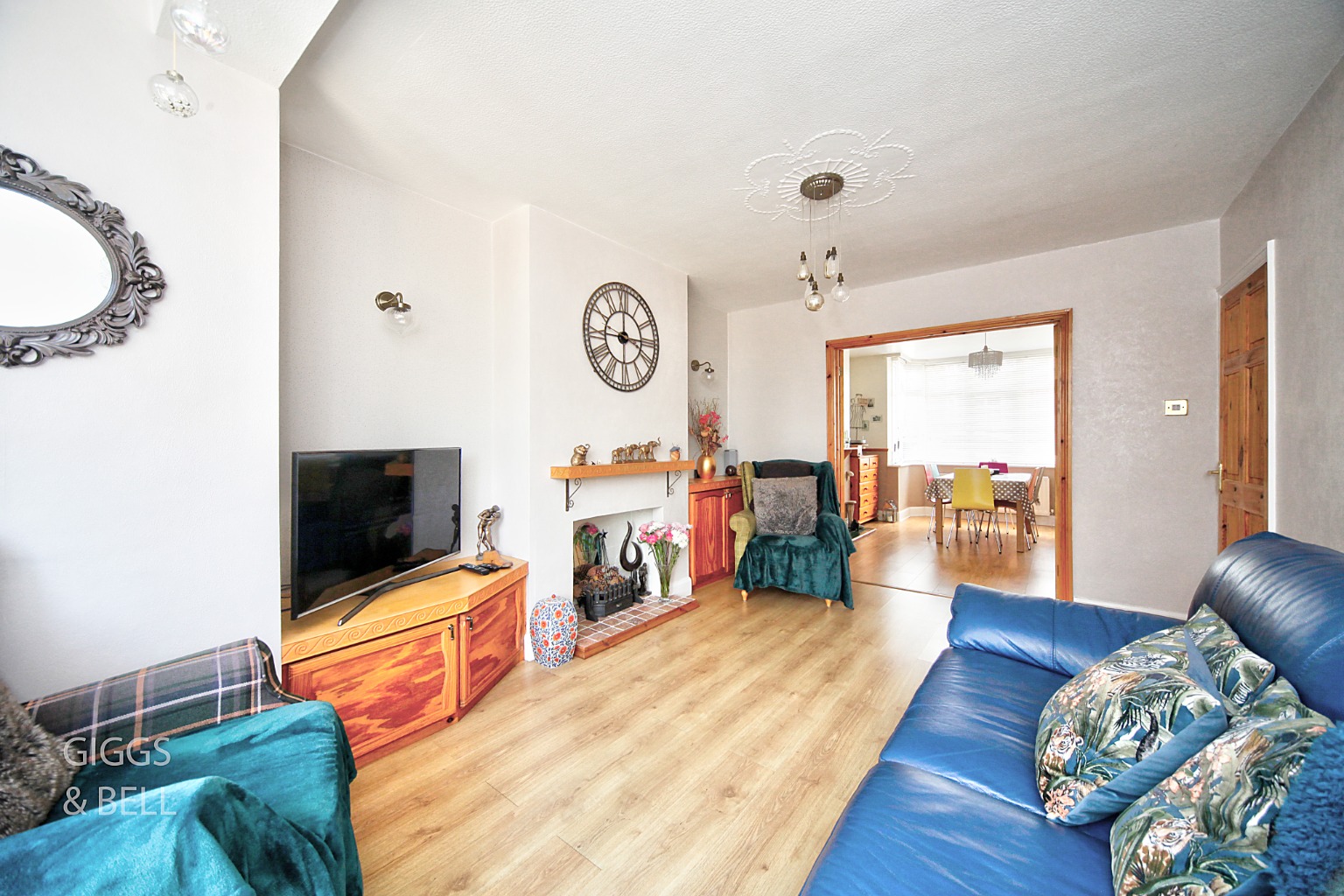 3 bed semi-detached house for sale in Strathmore Avenue, Luton  - Property Image 5