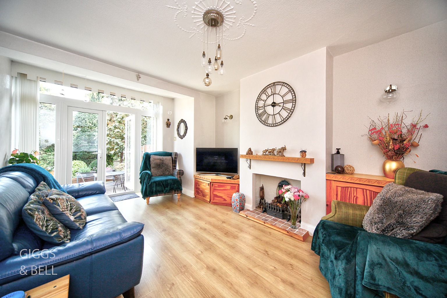 3 bed semi-detached house for sale in Strathmore Avenue, Luton 2