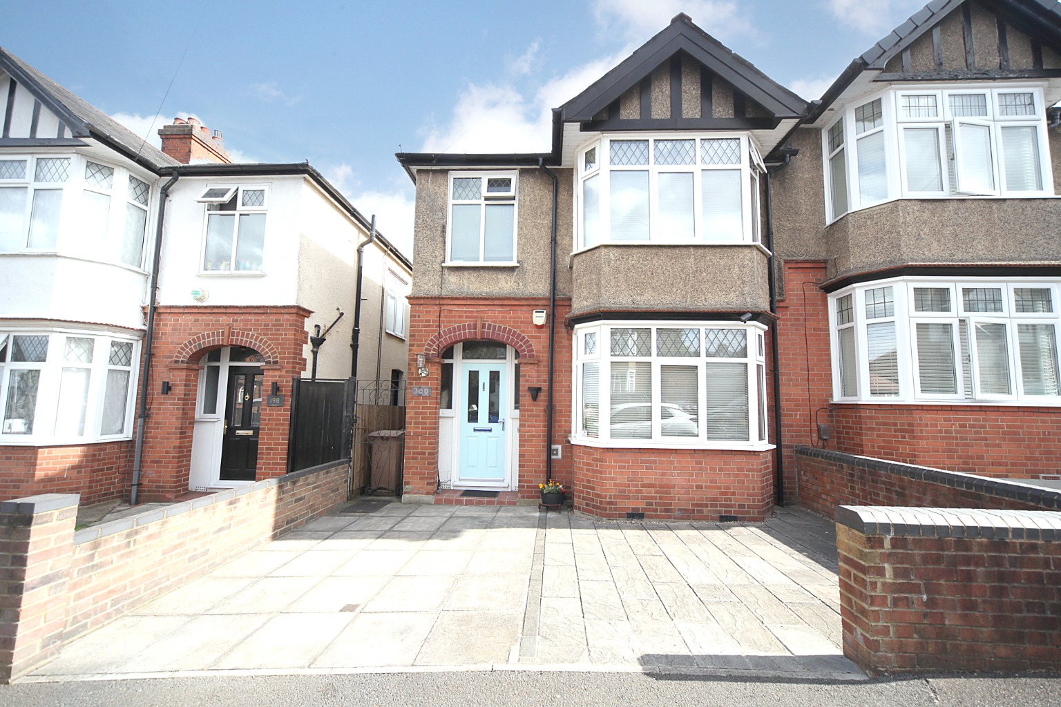3 bed semi-detached house for sale in Strathmore Avenue, Luton  - Property Image 1