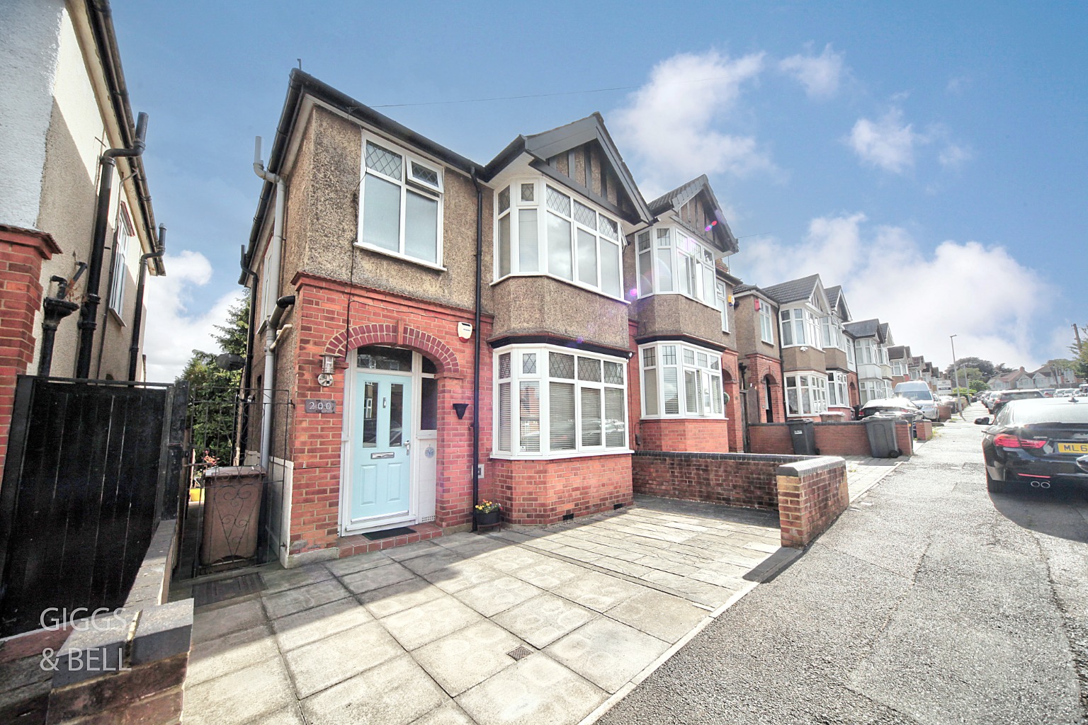 3 bed semi-detached house for sale in Strathmore Avenue, Luton  - Property Image 2