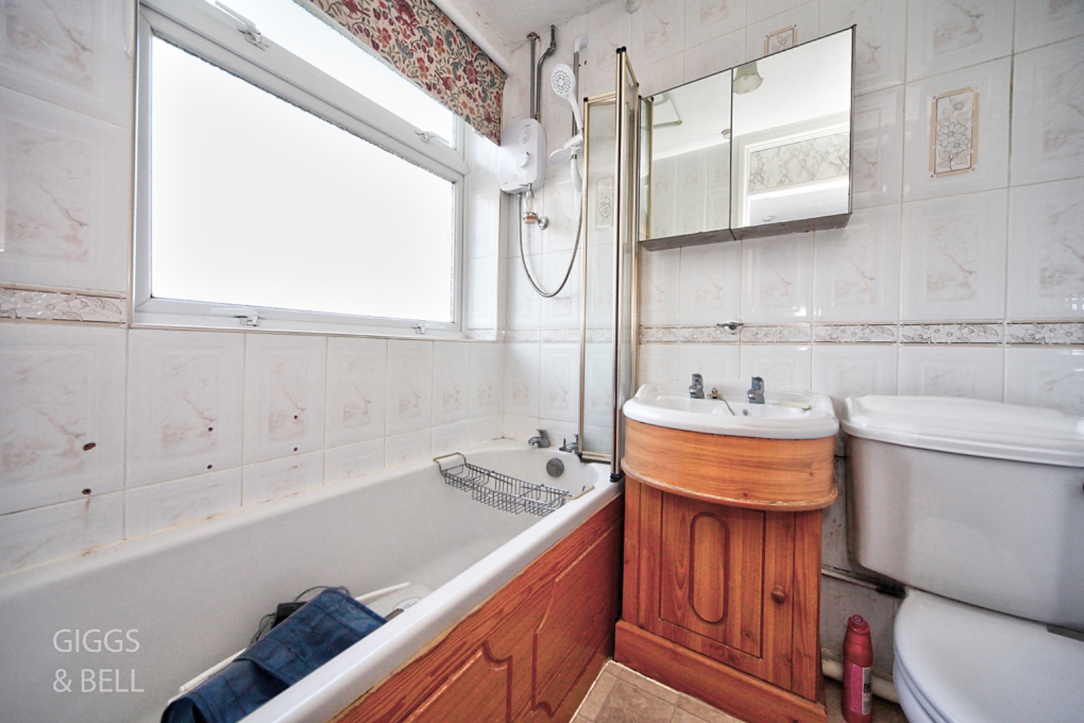 3 bed end of terrace house for sale in Keymer Close, Luton 10