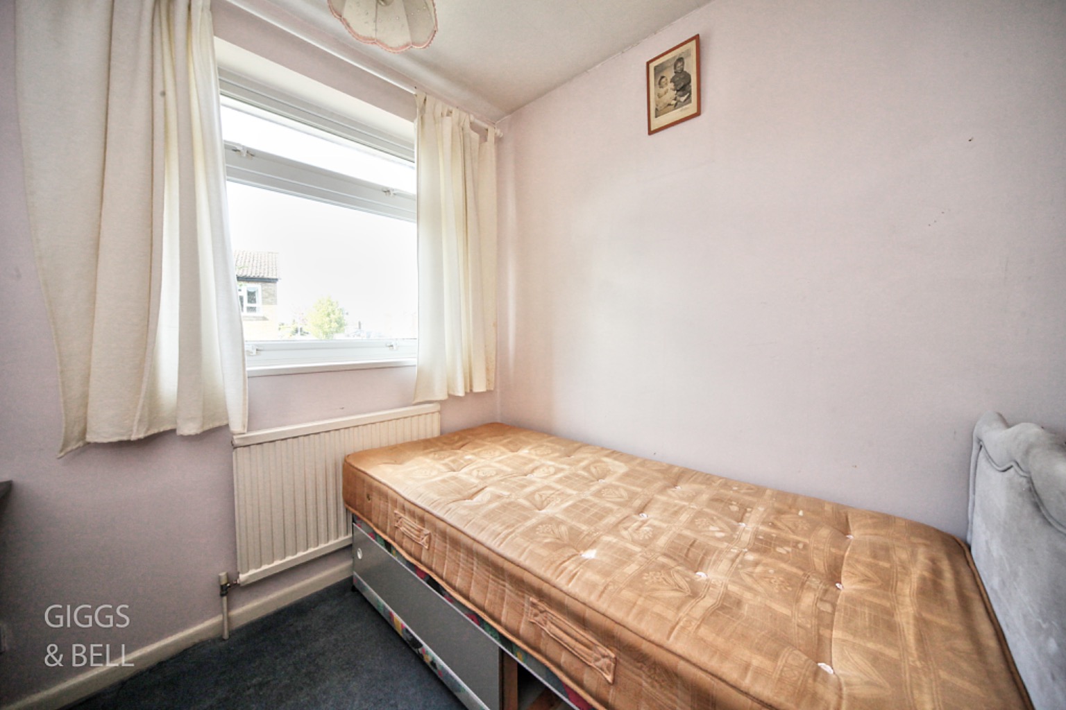 3 bed end of terrace house for sale in Keymer Close, Luton 12